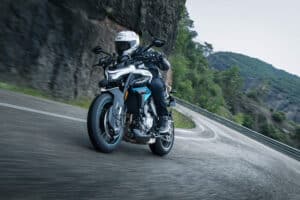 CFMOTO 675NK Moottoripyörä