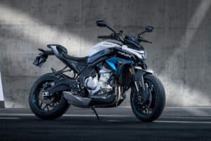 CFMOTO 675NK Moottoripyörä