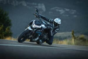 CFMOTO 675NK Moottoripyörä