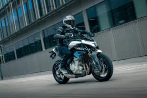 CFMOTO 675NK Moottoripyörä