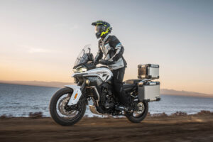 CFMOTO 800MT ES Moottoripyörä